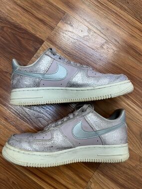 Nike Air Force Ones size W7